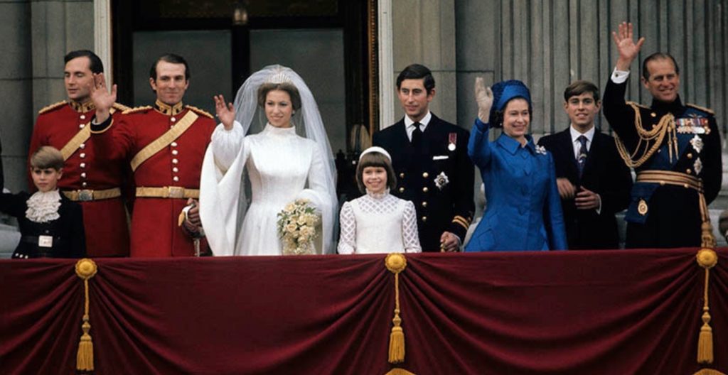 Princess Anne and Captain Mark Phillips on the Buckingham Palace balcony in 1973 1