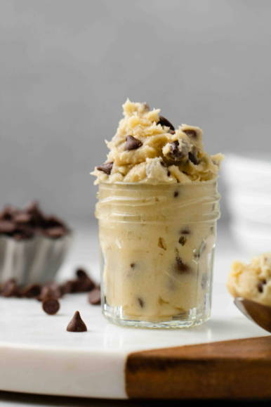 Edible cookie dough has a buttery texture and taste