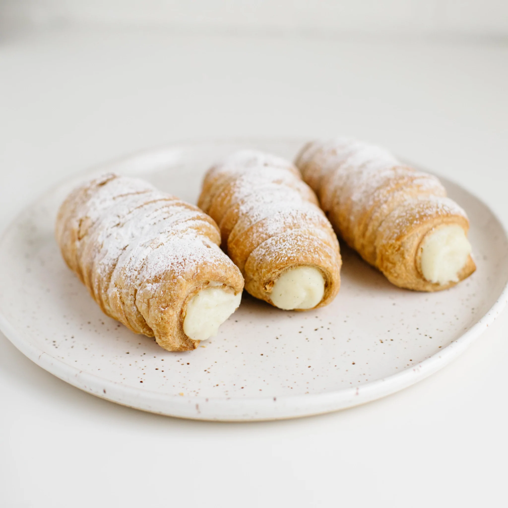 Italian Cannoli Dessert Filled With Historical Traditions