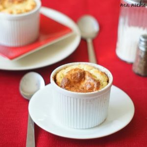 Herbed Manchego cheese soufflé with onion pear jam (Ma niche)