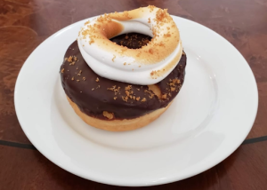 S’mores doughnut (Léché Desserts)