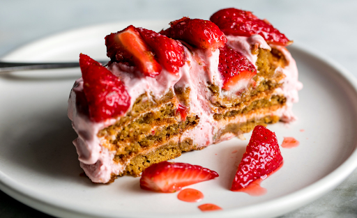 Strawberry Gingersnap Cake (NYT)