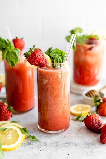 Strawberry Basil Lemonade (all the healthy things)